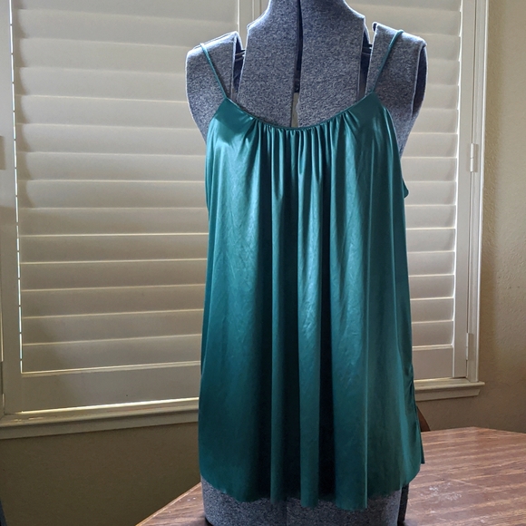 Symmetry Top - Picture 1 of 8